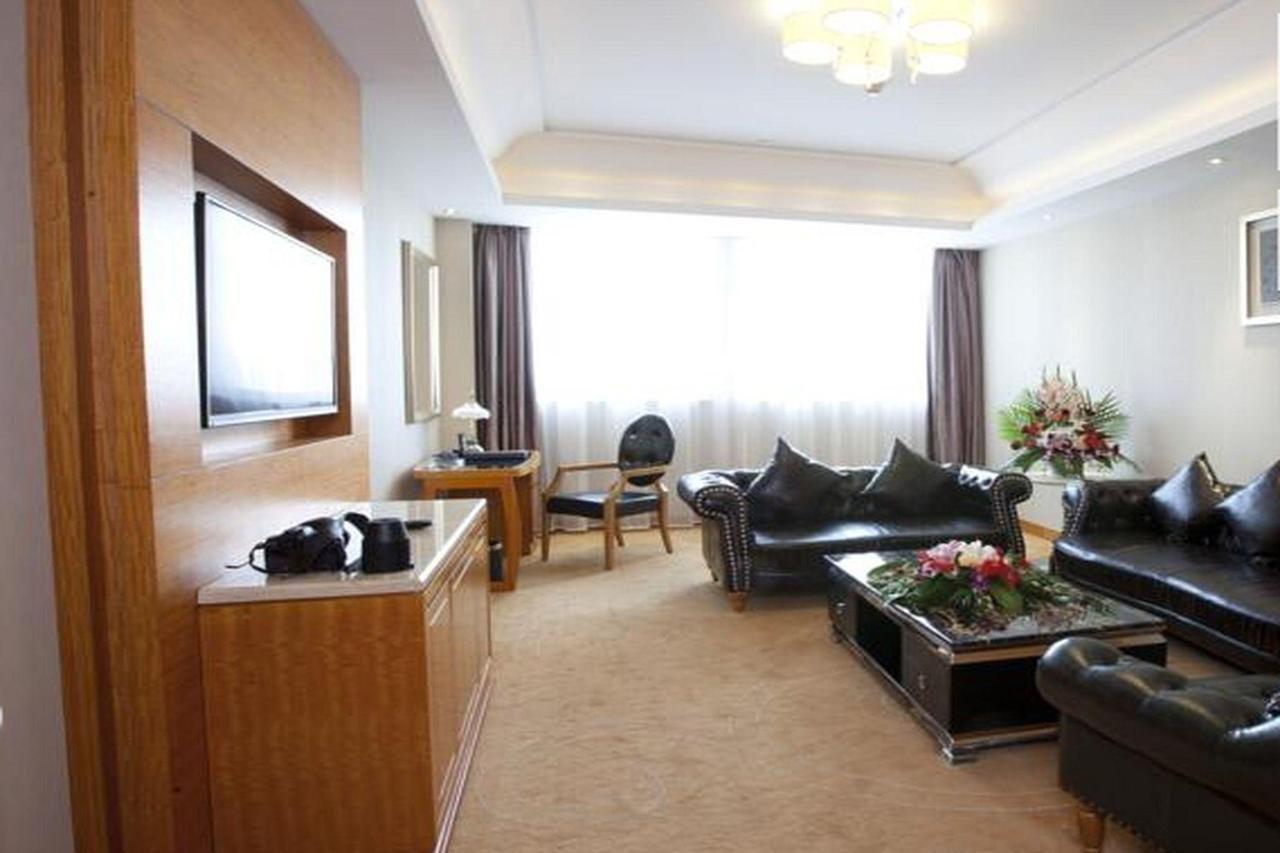 Friend Hotel Shanghai Bagian luar foto