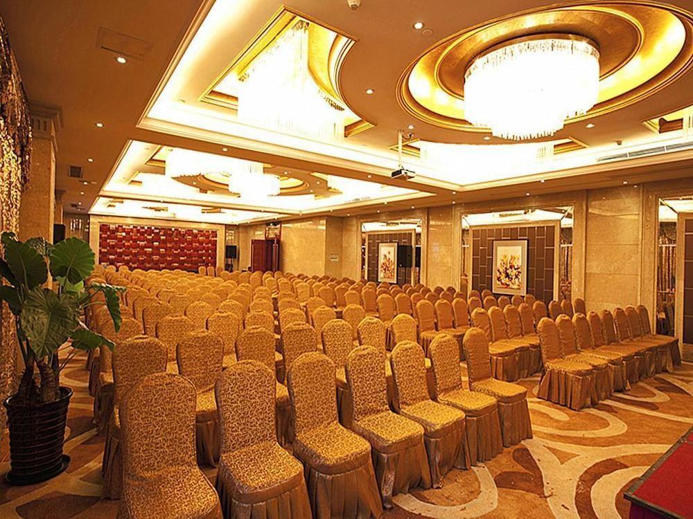 Friend Hotel Shanghai Bagian luar foto