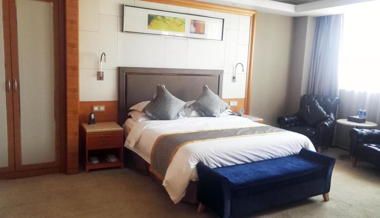 Friend Hotel Shanghai Bagian luar foto