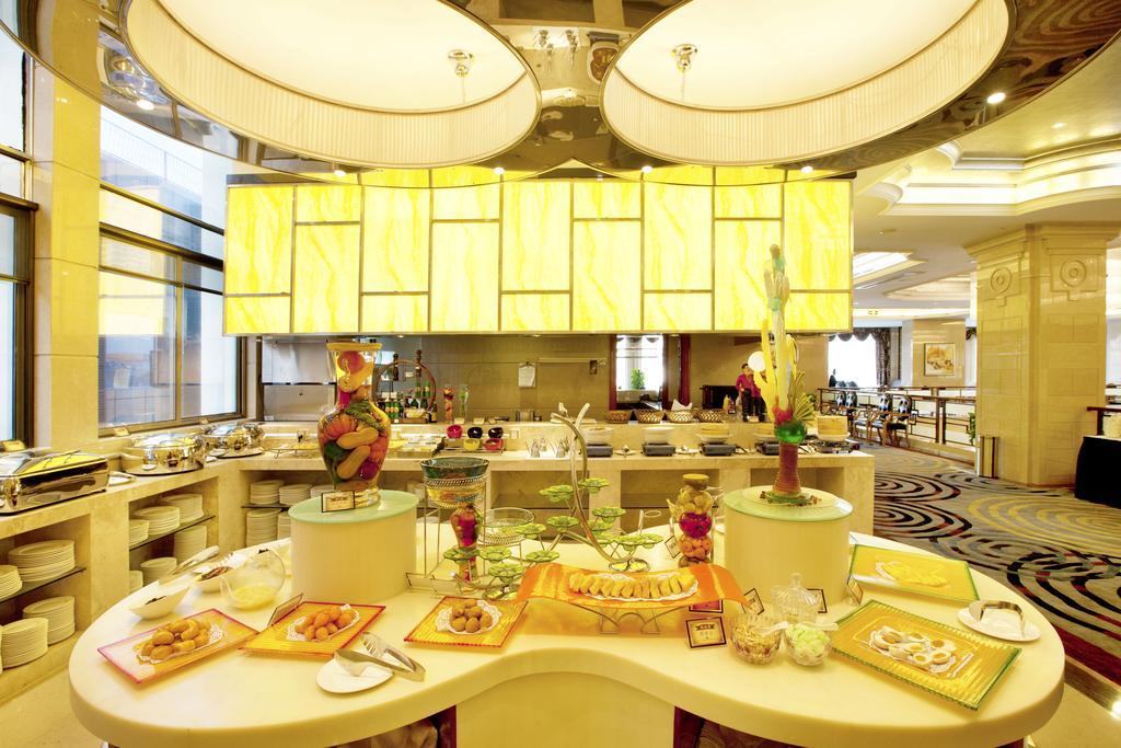 Friend Hotel Shanghai Bagian luar foto