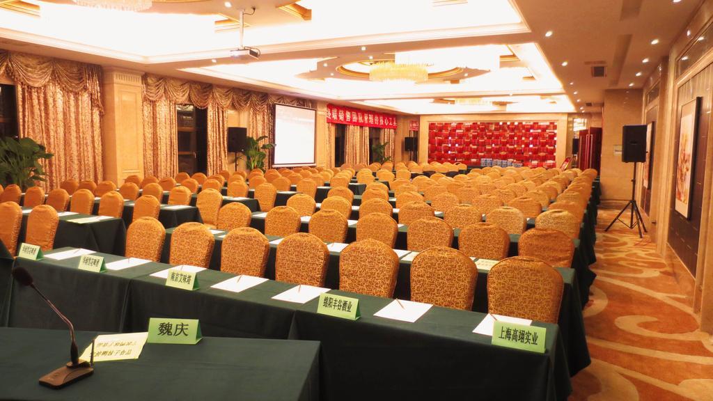 Friend Hotel Shanghai Bagian luar foto