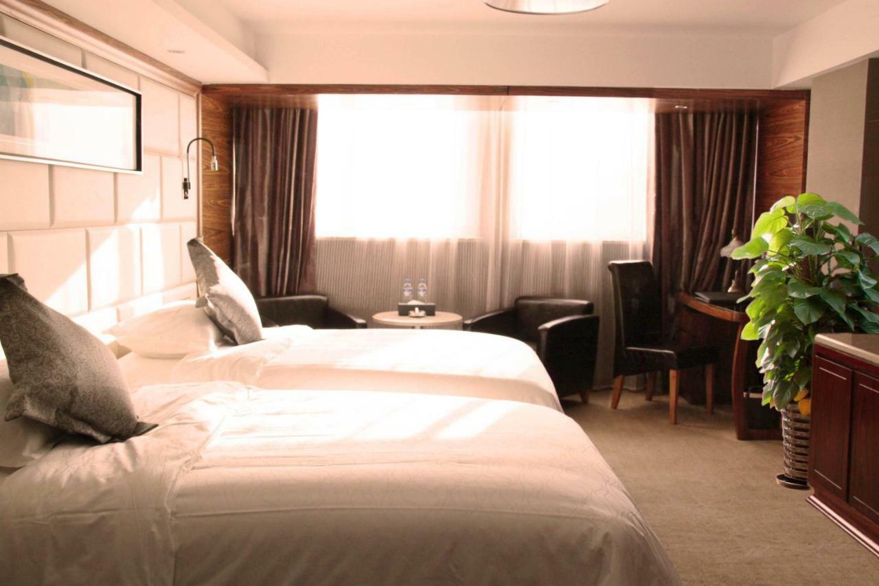 Friend Hotel Shanghai Bagian luar foto